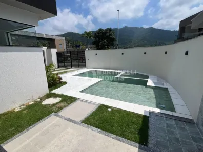 Casa de Condomínio com 3 Quartos à venda, 240m² no Vargem Pequena, Rio de Janeiro