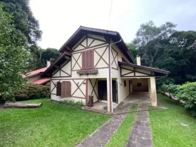 Casa com 3 Quartos à venda, 270m² no Ipê Amarelo, Gramado