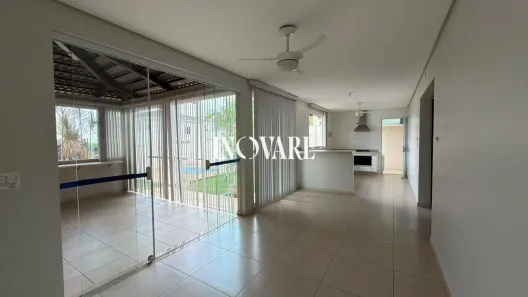 Casa de Condomínio com 4 Quartos para alugar, 254m² no Aclimação, Uberlândia
