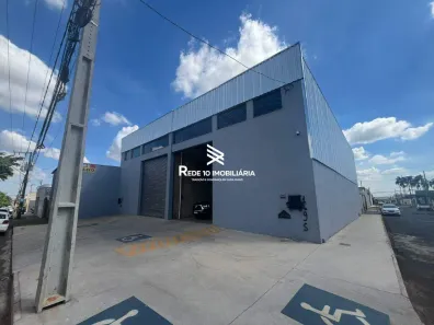 Galpão/Depósito/Armazém para alugar, 300m² no Marta Helena, Uberlândia