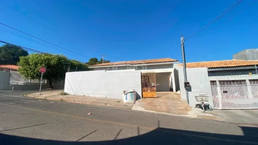 Casa com 3 Quartos para alugar, 207m² no Santa Cruz, Cuiabá