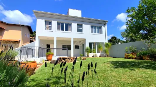 Casa de Condomínio com 2 Quartos para alugar, 600m² no Colinas do Ermitage (Sousas), Campinas