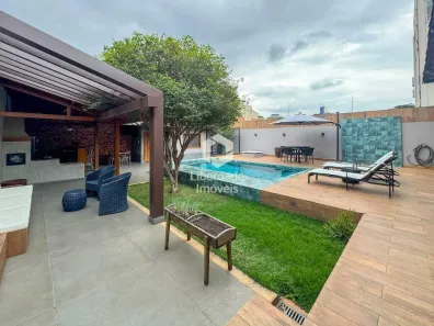 Casa com 3 Quartos à venda, 300m² no Coração Eucarístico, Belo Horizonte