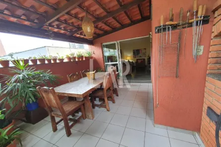 Casa com 7 Quartos à venda, 285m² no Santo Antônio, Belo Horizonte