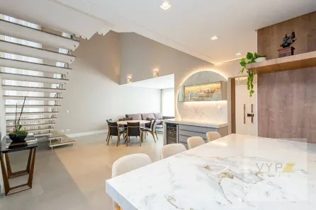 Casa de Condomínio com 4 Quartos à venda, 330m² no São Braz, Curitiba