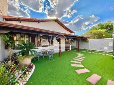 Casa com 3 Quartos à venda, 215m² no Itapoã, Belo Horizonte