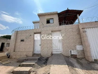Casa com 2 Quartos para alugar, 50m² no Morrinhos, Montes Claros