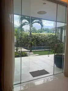 Casa de Condomínio com 5 Quartos para alugar, 560m² no Barra da Tijuca, Rio de Janeiro