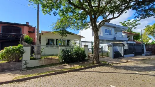 Casa com 3 Quartos à venda, 137m² no Cinqüentenário, Caxias do Sul