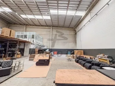 Galpão/Depósito/Armazém à venda, 3000m² no Sertãozinho, Mauá