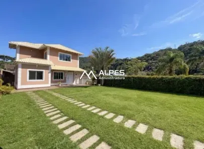 Casa de Condomínio com 4 Quartos para alugar, 200m² no Albuquerque, Teresópolis
