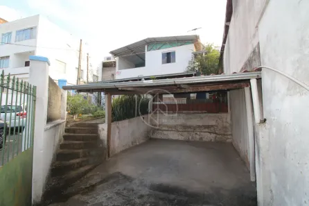 Casa com 2 Quartos à venda, 250m² no Santos Dumont, Juiz de Fora