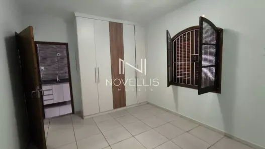 Casa com 3 Quartos para alugar, 150m² no Jardim Santa Maria, Jacareí