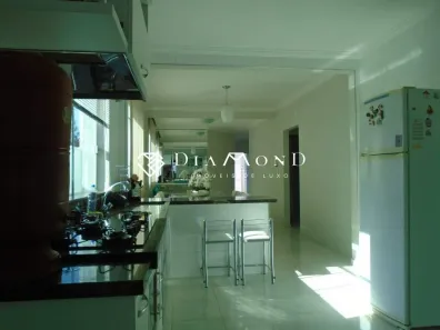 Casa com 3 Quartos à venda, 250m² no Marta Helena, Uberlândia