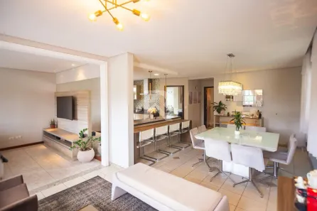 Casa com 4 Quartos à venda, 267m² no Mossunguê, Curitiba
