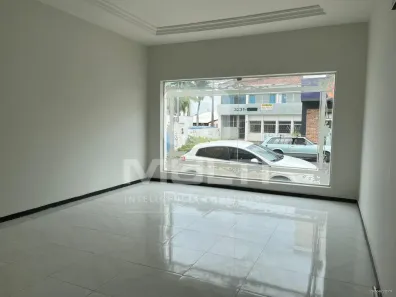 Casa com 3 Quartos para alugar, 125m² no Centro, Uberlândia