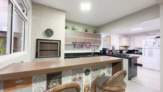 Sobrado com 4 Quartos à venda, 198m² no Boa Vista, Curitiba