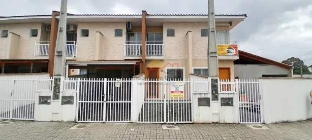 Casa com 2 Quartos para alugar, 63m² no Petrópolis, Joinville