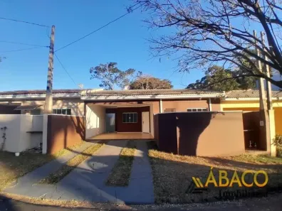 Casa com 3 Quartos para alugar, 178m² no Residencial Samambaia, São Carlos
