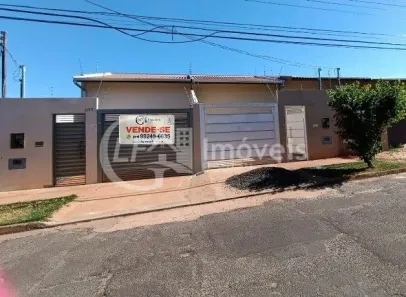 Casa com 3 Quartos à venda, 180m² no Vila Palmira, Campo Grande