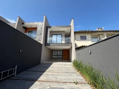 Sobrado com 3 Quartos à venda, 140m² no Bom Retiro, Joinville