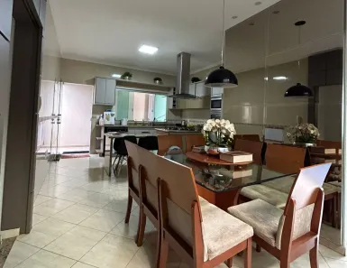 Casa com 3 Quartos à venda, 175m² no Alto Umuarama, Uberlândia