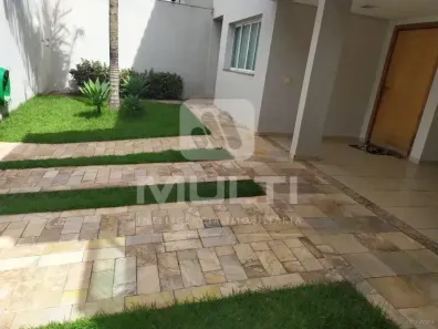 Casa com 4 Quartos à venda, 291m² no Santa Mônica, Uberlândia
