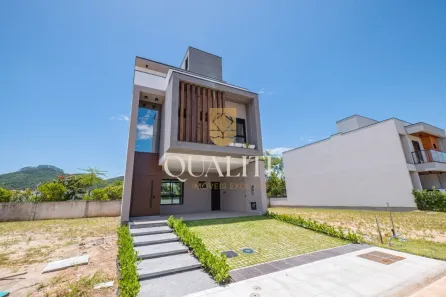 Casa de Condomínio com 4 Quartos à venda, 200m² no Beira Rio, Biguaçu