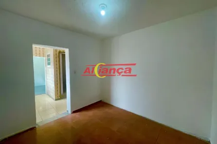 Casa com 1 Quarto para alugar, 50m² no Camargos, Guarulhos