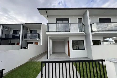 Sobrado com 3 Quartos à venda, 117m² no Forquilhas, São José