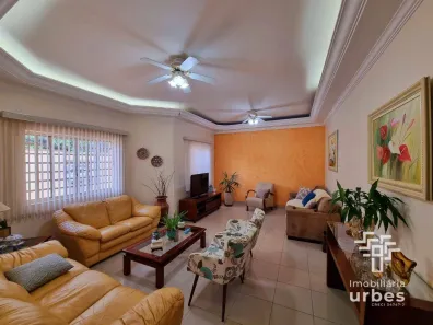Casa com 4 Quartos à venda, 197m² no Jardim Jacyra, Americana