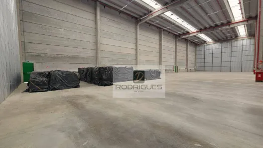 Galpão/Depósito/Armazém para alugar, 2282m² no Parque Jaçatuba, Santo André