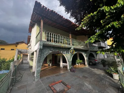 Casa com 4 Quartos à venda, 206m² no Centro, São Gonçalo