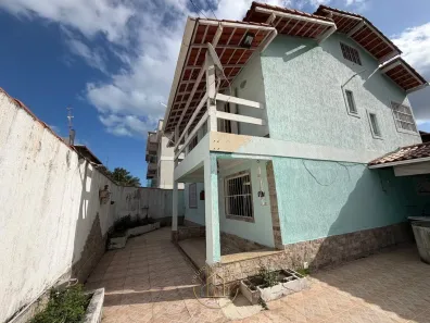 Casa com 3 Quartos à venda, 124m² no Extensão do Bosque, Rio das Ostras