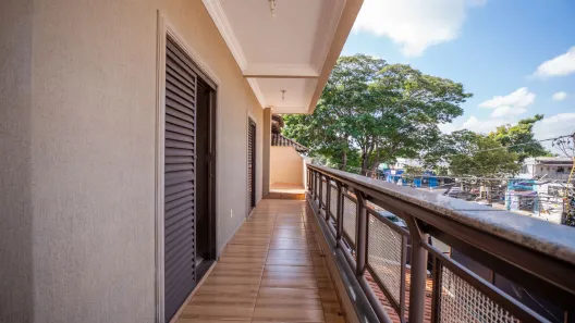 Sobrado com 3 Quartos para alugar, 360m² no Setor Urias Magalhães, Goiânia