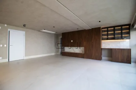 Apartamento com 3 Quartos para alugar, 150m² no Moema, São Paulo