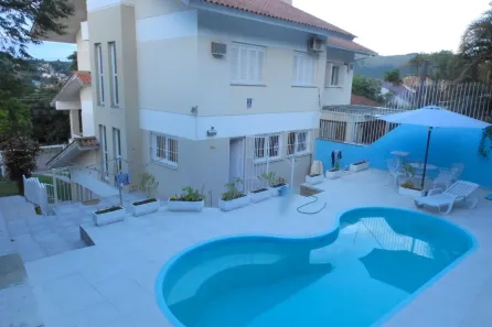 Casa com 3 Quartos à venda, 210m² no Espírito Santo, Porto Alegre