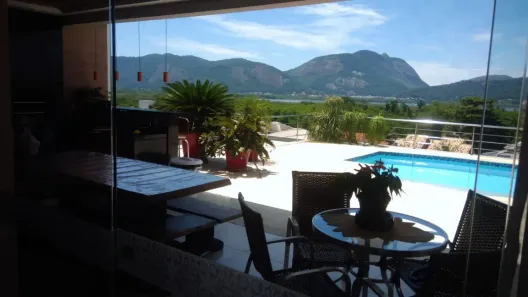 Casa de Condomínio com 4 Quartos à venda, 400m² no Camboinhas, Niterói