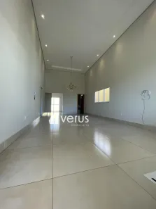 Casa com 3 Quartos para alugar, 180m² no Jardim Inconfidência, Uberlândia