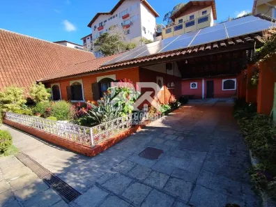 Casa com 6 Quartos à venda, 250m² no Jardim Cascata, Teresópolis