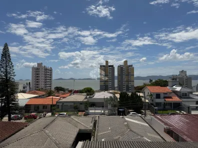 Apartamento com 2 Quartos à venda, 76m² no Barreiros, São José