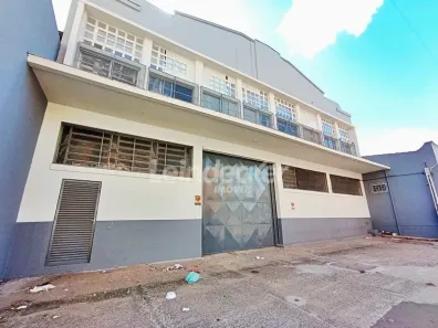 Galpão/Depósito/Armazém para alugar, 730m² no São Geraldo, Porto Alegre
