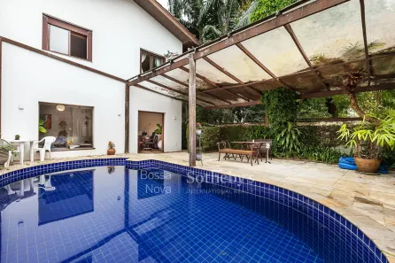 Casa com 3 Quartos à venda, 372m² no Vila Cordeiro, São Paulo