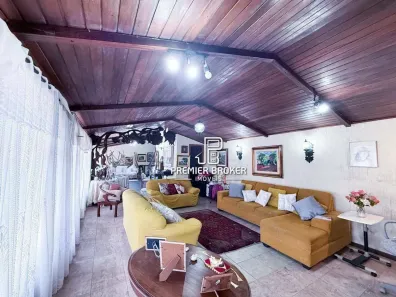 Casa com 3 Quartos à venda, 346m² no Santa Cecília, Teresópolis