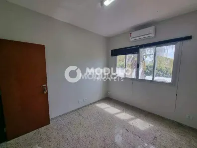 Sala Comercial para alugar, 12m² no Umuarama, Uberlândia