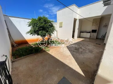 Casa com 3 Quartos à venda, 150m² no Jardim Inconfidência, Uberlândia
