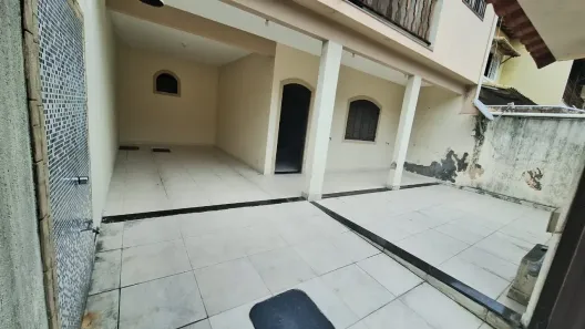 Casa de Condomínio com 4 Quartos à venda, 200m² no Amendoeira, São Gonçalo