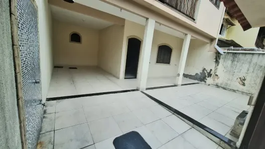 Casa de Condomínio com 4 Quartos para alugar, 200m² no Amendoeira, São Gonçalo