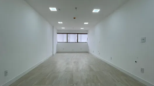 Sala Comercial para alugar, 49m² no Centro, Juiz de Fora