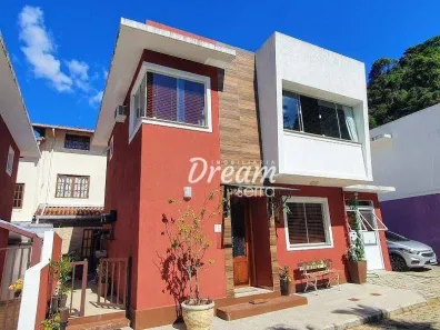 Casa de Condomínio com 2 Quartos à venda, 116m² no Albuquerque, Teresópolis